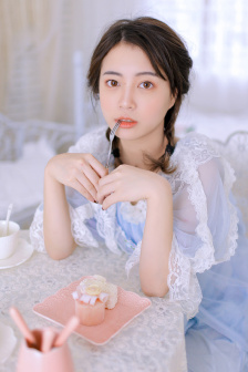韩剧《她很漂亮》